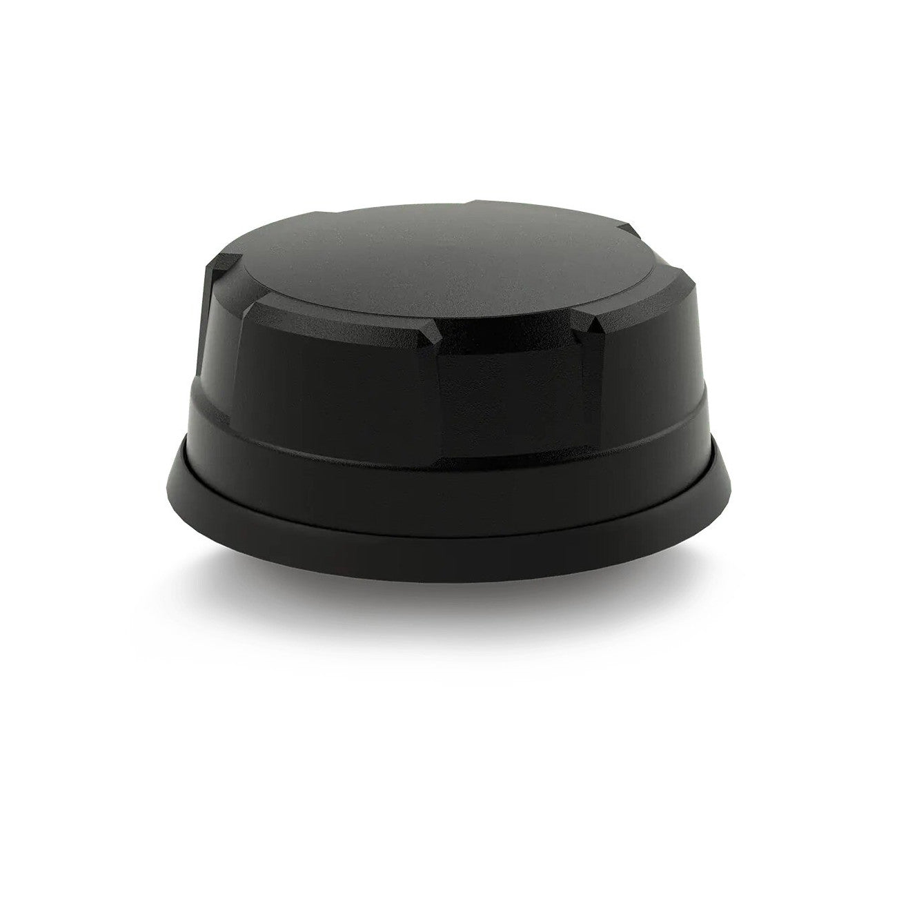 Mako Dome 4G/5G Performance Mobility Antenna in black – High-performance 4x4 MiMo antenna covering 617-6000MHz with optional GPS/GNSS.